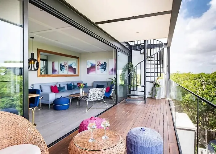 Designer Penthouse - Rooftop Pool & Jungle View