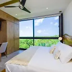 Designer Penthouse - Rooftop Pool & Jungle View